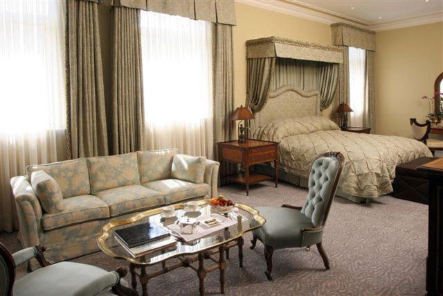 Monarch Hotel Johannesburg Room photo